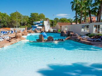 Oasis Village - Wave pool