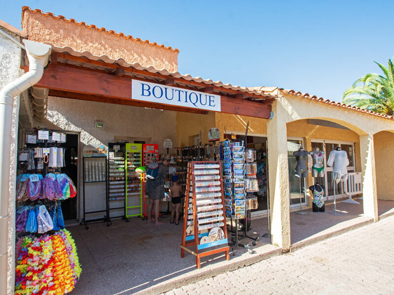 Oasis Village - Boutique